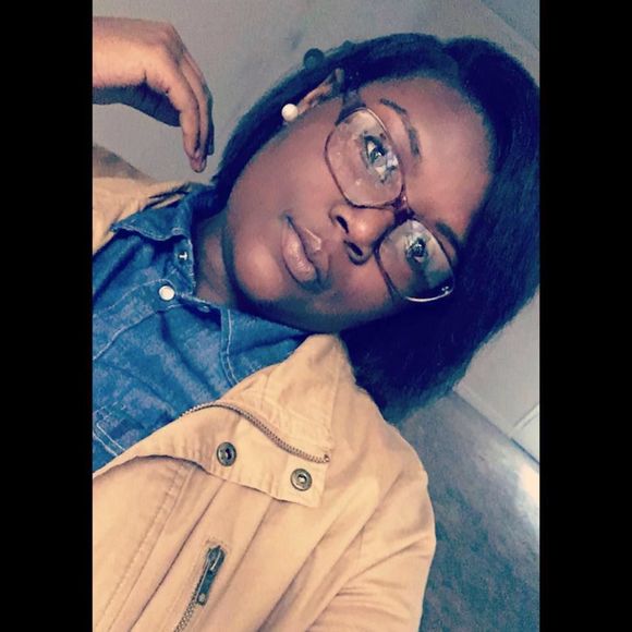 Meet your Posher, Pamela - Picture 1 of 1